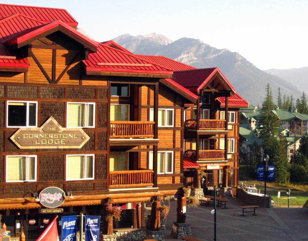 Cornerstone Lodge By Park Vacation Management Fernie Bagian luar foto