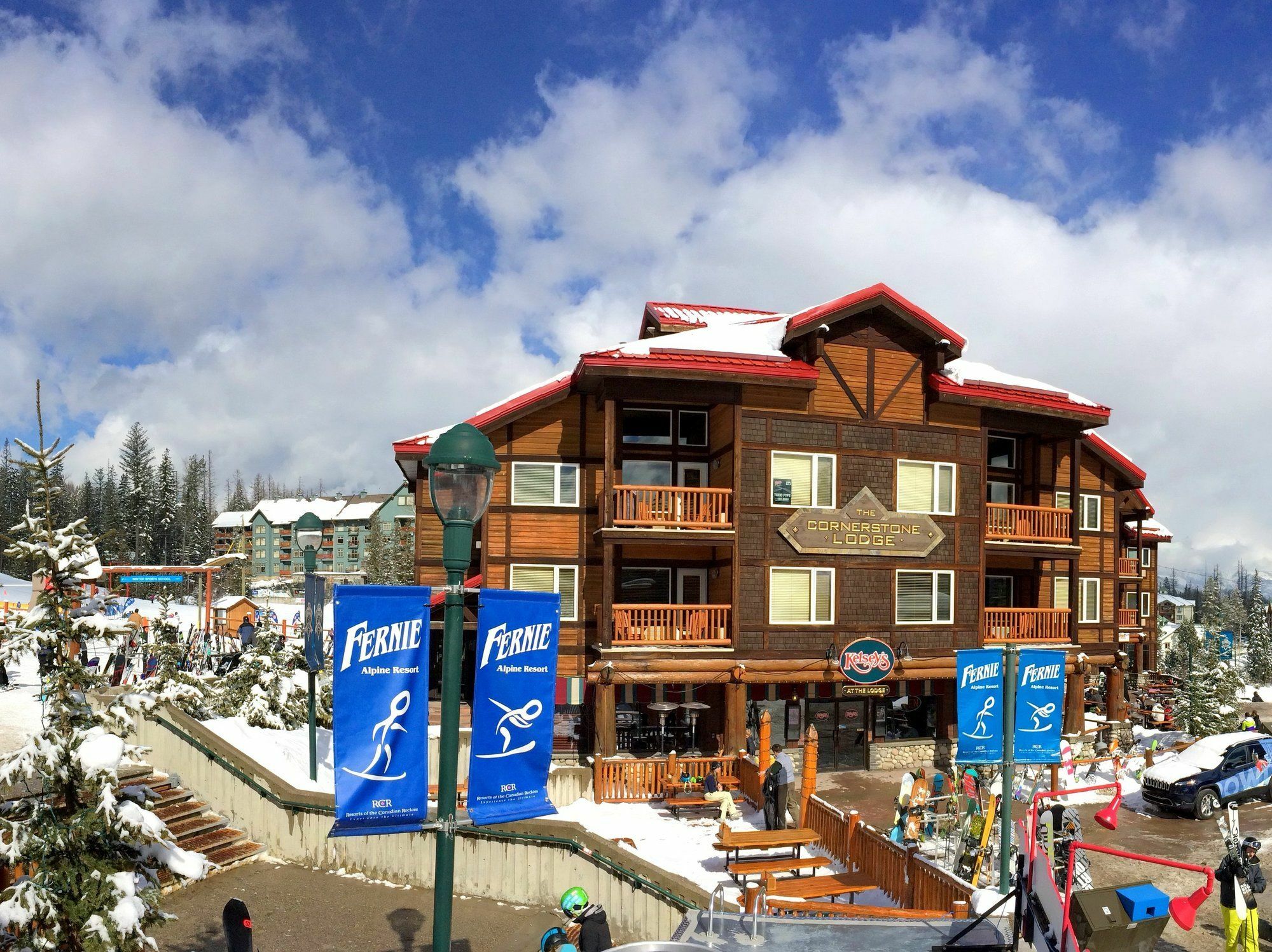 Cornerstone Lodge By Park Vacation Management Fernie Bagian luar foto